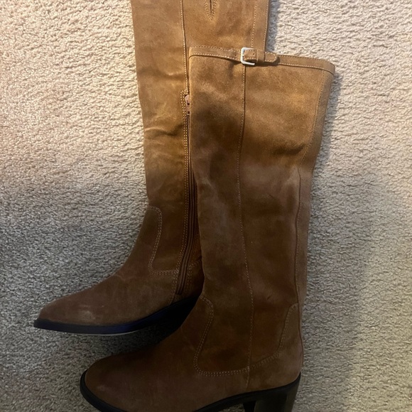 Cute boots worn once - Picture 6 of 6